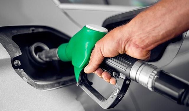 Akaryakıtta zam dalgası sürüyor: Motorine zam geldi