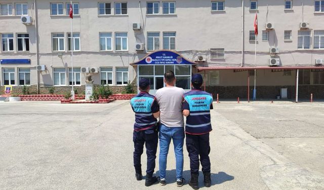 Farklı suçlardan aranan firari Nazilli’de yakalandı