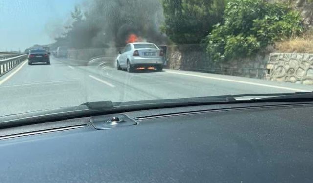 Aydın’da araç alev aldı: Trafikte panik yarattı