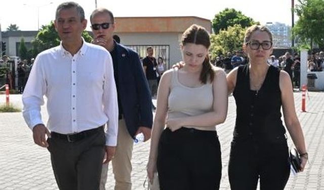 Ferdi Zeyrek önemli gününde kızının yanında olamadı! Yerini CHP Lideri Özel doldurmaya çalıştı