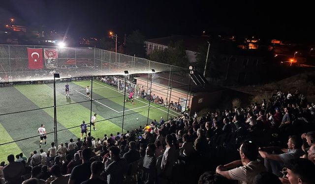 Karacaören’de futbol coşkusu zirveye çıkıyor! 7’den 70’e tribünler doldu