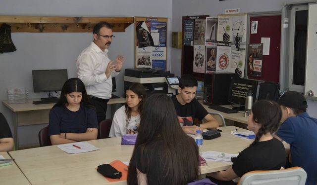 Kaymakam Ateş’ten öğrencilere ziyaret