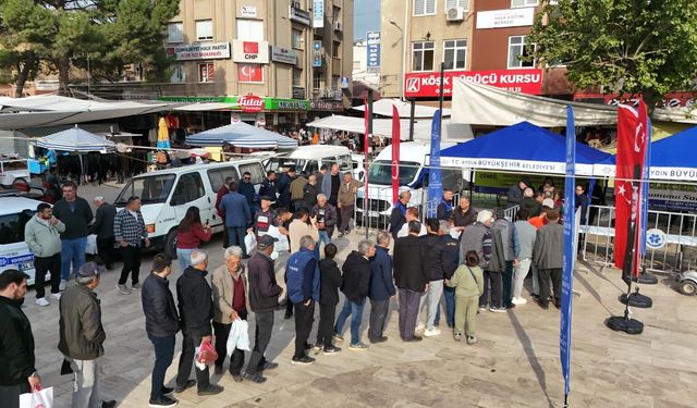 Başkan Çerçioğlu, ata tohumlarından üretilen fideleri Köşk’te vatandaşlarla buluşturdu