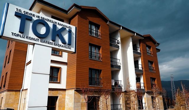 Karacasu’da vatandaşlar konutlarına kavuştu! TOKİ 322 konutu hak sahiplerine teslim etti