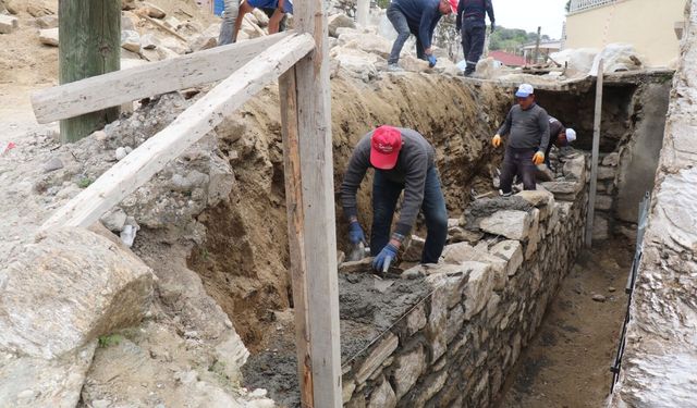 Bozdoğan Alamut Mahallesi daha güvenli! Risk oluşturan alanlara taş duvar örüldü