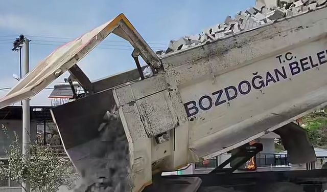 Bozdoğan’da okullara önemli destek! Temizlikten sonra parke taşı desteği de veriliyor