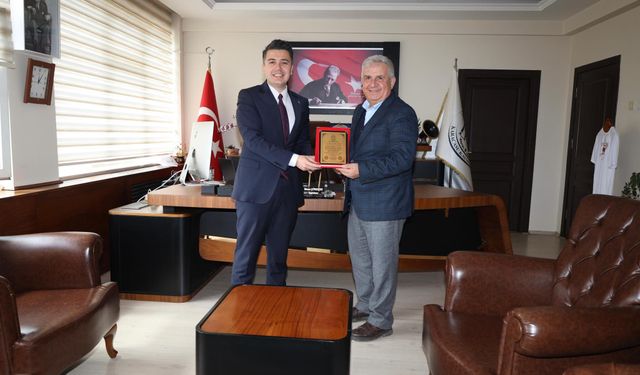 Karacasu’da Anlamlı Bağış! Hayırsever İş İnsanı İrfan Bezci’den Vakıf Evi Müjdesi