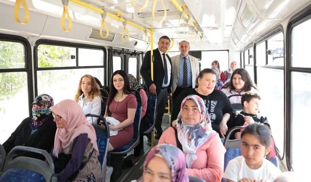 İncirliova’nın üreten kadınlarına anlamlı jest: 250 kadın çiftçiyi başkan uğurladı