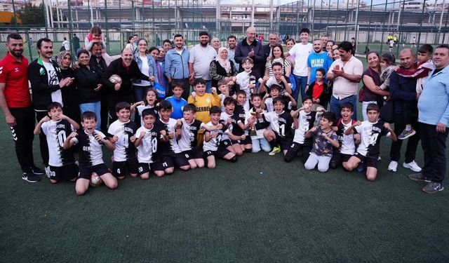 Germencik Belediyespor U11 takımı namağlup şampiyon oldu