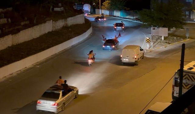 Germencik’te şampiyonluk konvoyu! Galatasaraylılar sokaklara döküldü