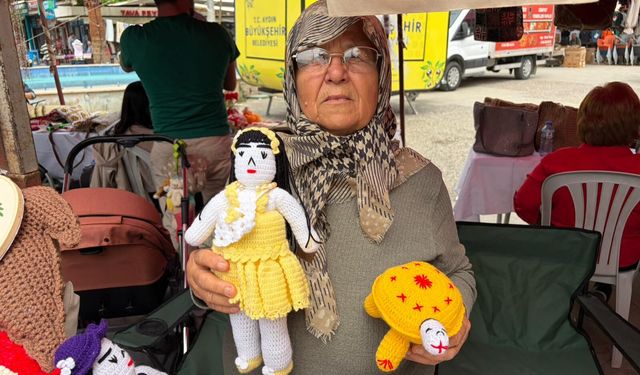 İncirliova’da 79 yaşındaki kadının örgü aşkı! İki günde bir bebek örüyor