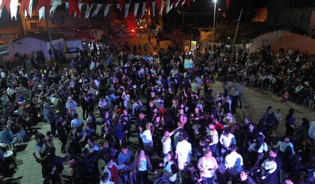 İncirliova'da Hıdırellez coşkusu geceyi aydınlattı
