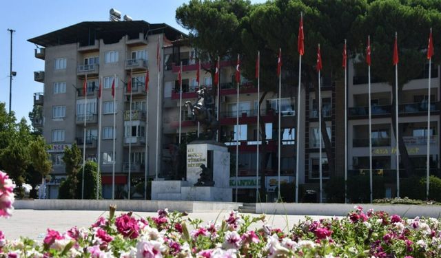 İncirliova’daki o meydan artık eskisi gibi olmayacak: Çalışmalar için düğmeye basıldı