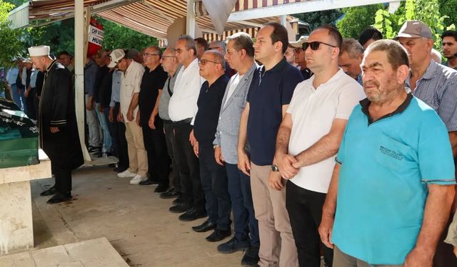 ADÜ’lü profesör annesine veda etti