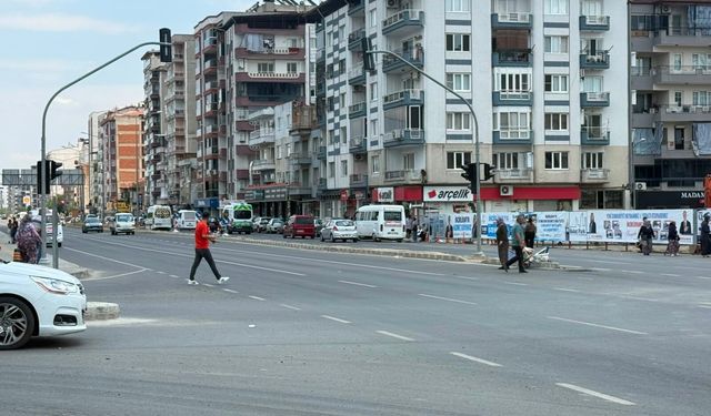 Aydın'da tamamlanan yola yaya geçidi talebi