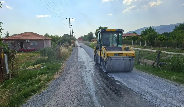 Efeler’de yol hamlesi! Asfaltlama çalışmaları hız kazandı