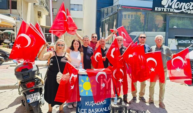 İYİ Parti Kuşadası Ankara'ya doğru hareket etti