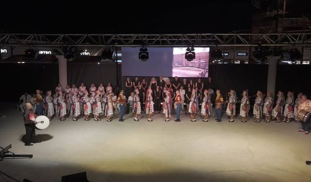 Kuşadası’nda öğretmenlerden unutulmaz gece