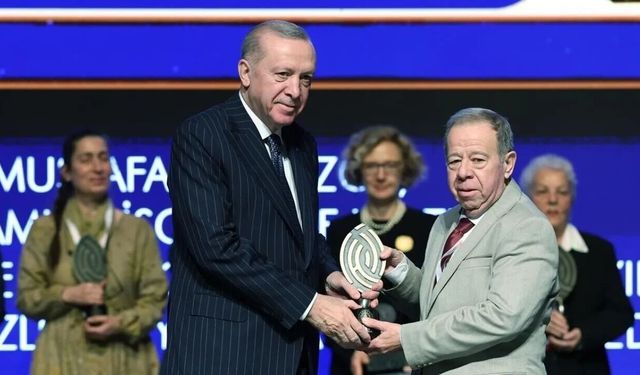 Kuşadası’nın körüklü çizme ustası dünyaya açıldı