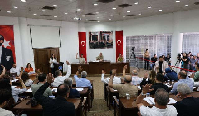 Nazilli Belediyesi’nde oy birliği: 5 gündem maddesi tek tek kabul edildi