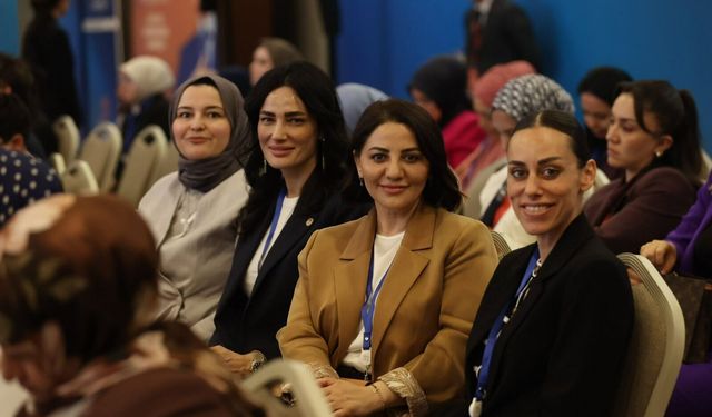 AK Partili Sarıbaş Emine Erdoğan’la bir araya geldi
