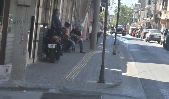 Söke esnafı zor günlerden geçiyor: Ekonominin kalbi ilanlarda
