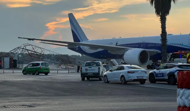 Antalya'da korkutan kaza! Onlarca yolcu tahliye edildi