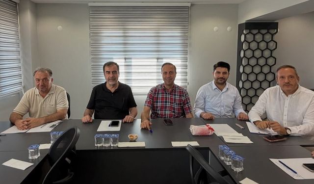 AK Parti Aydın’da kritik toplantı! Yeni dönemin yol haritası belirlendi