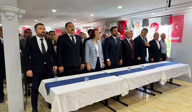 MHP Buharkent İlçe Kongresi tamamlandı: Mustafa Çakır başkan oldu