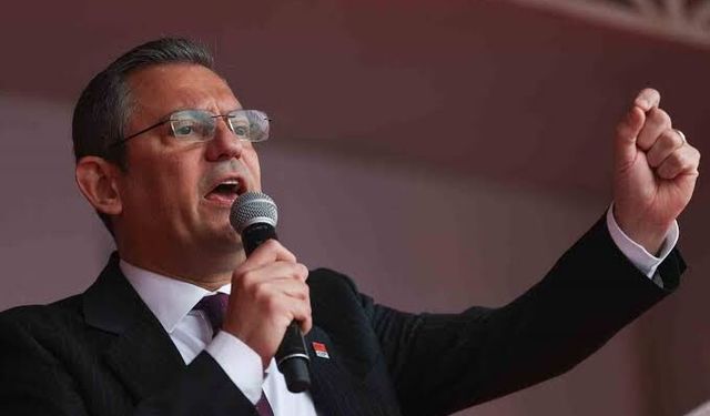 YENİ Parti’de Özgür Özel Oy birliği ile Genel Başkan