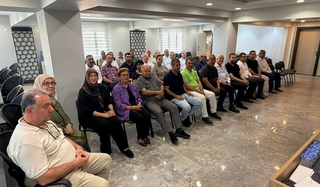 AK Partili eski bakanlar Aydın’daki toplantıda buluştu