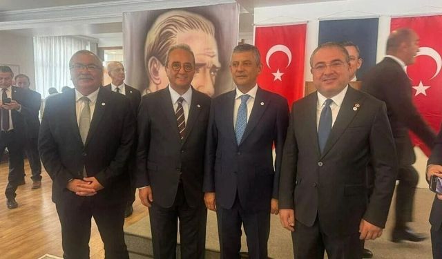 Yeni Parti Aydın Milletvekilleri maaşlarını partiye bağışladı