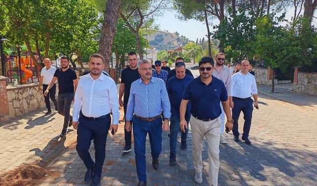 AK Partili Özmen’den İsabeyli çıkarması! Mahalleli ve esnafla buluştu