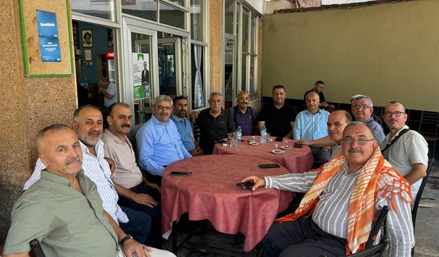 Aydın’da ‘Terörsüz Türkiye’ pankartı asan mahalleliye MHP’li Alıcık’tan teşekkür ziyareti