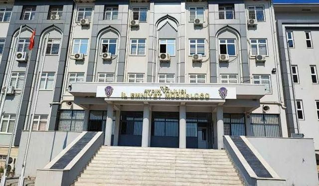 Aydın’daki emniyet müdürlerine birinci sınıf rütbesi: Kentteki 9 emniyet müdürü terfi ettirildi