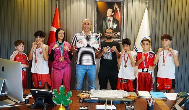 Aydın’ın gururları Başkan Zencirci’yi ziyaret etti
