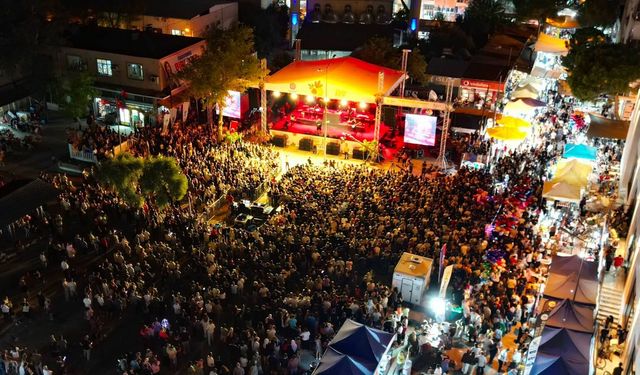 Buharkent’te festival coşkusu konserlerle doruğa çıktı: Siyam ve Eypio rüzgarı esti