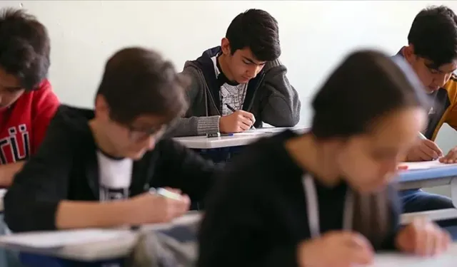2026 - 2027 Lise Kayıtları Ne Zaman Başlıyor? MEB Anadolu, Fen ve Meslek Lisesi Kayıt Takvimi Açıklandı!