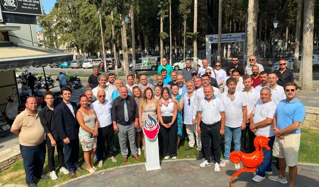 Zafer Partisi Kuşadası’nın Olağan Kongresi tamamlandı! Başkan İdiz güven tazeledi