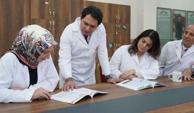 MEB’den öğretmen önlüklerine yeni standart! Öğretmenlerin giyeceği önlükler belli oldu
