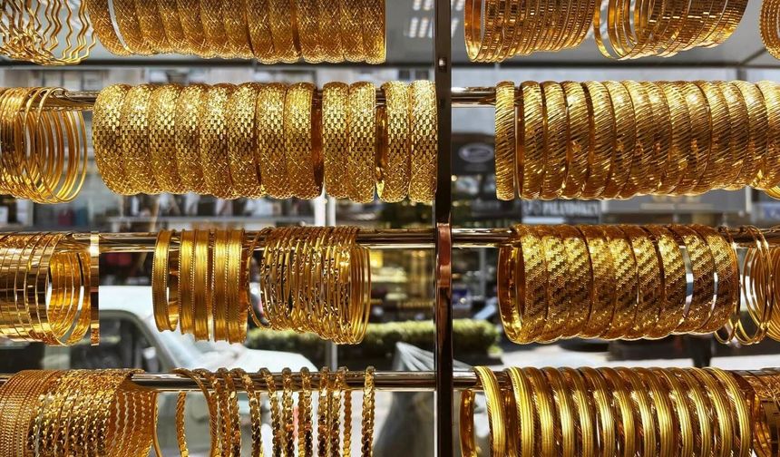 Altın yatırımcılarını ilgilendiriyor: Değerli metalde fiyatlar düştü